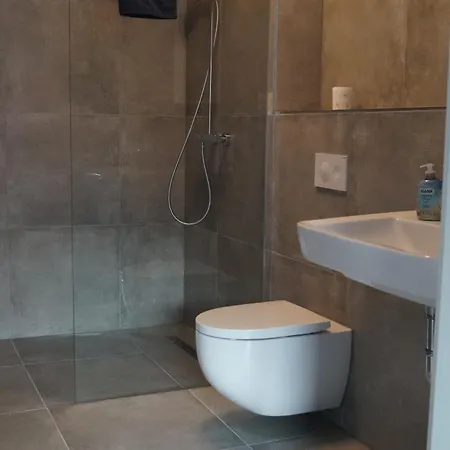 Neubau 1 Fuer 1-2 Personen Apartment Eckardtsheim